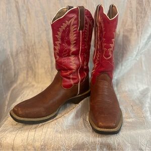 Cinch women’s commander boots 10B